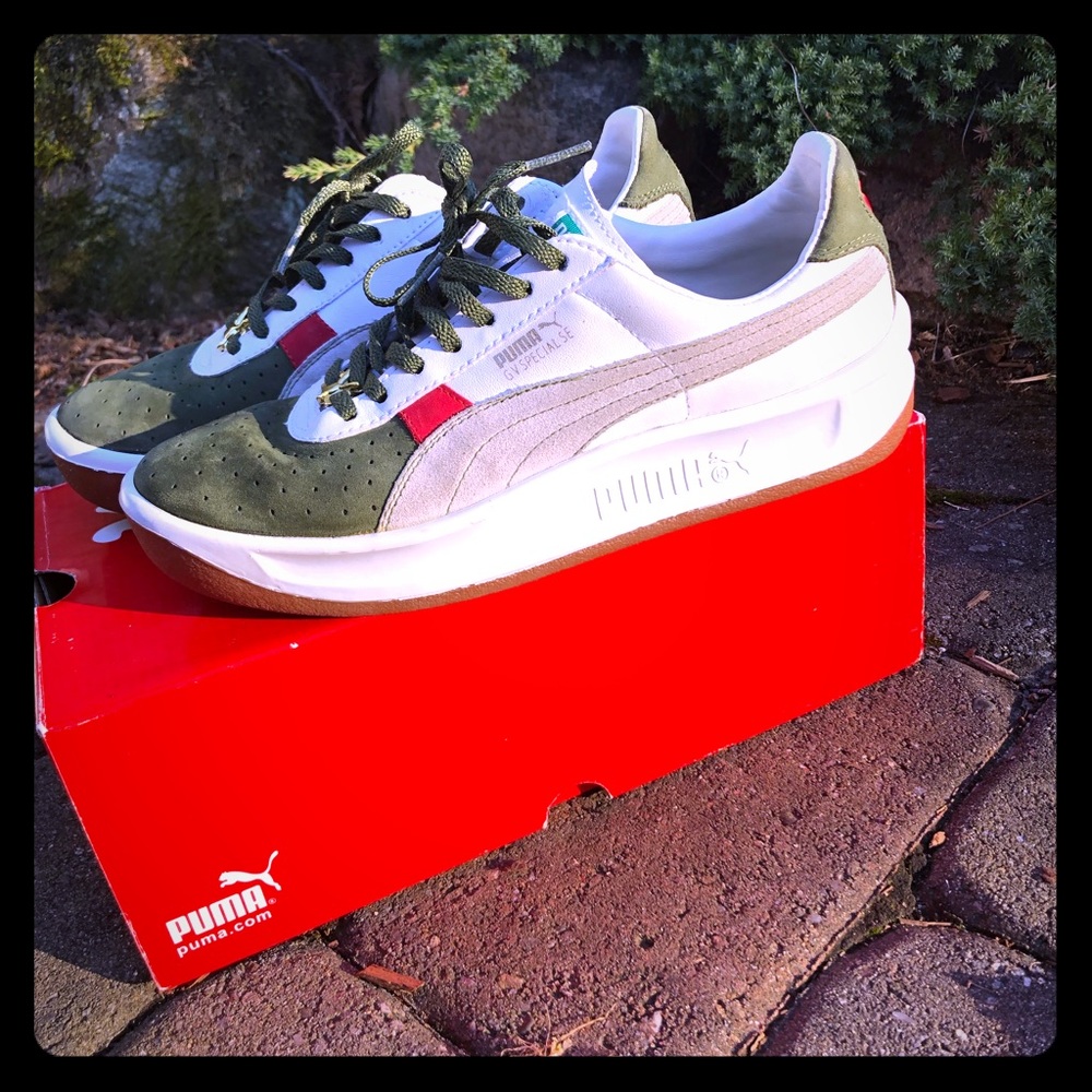 PUMA women’s size 7 (juniors 5)